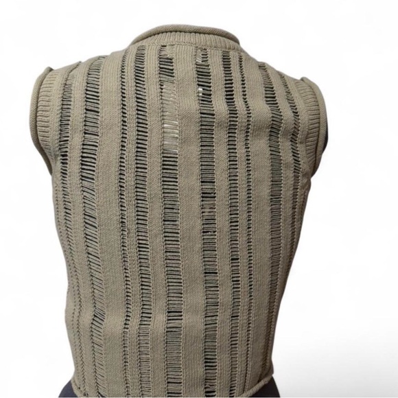 H&M - Picture 2 of 3